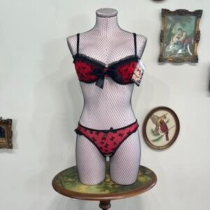 Vintage Y2K Coquette Red & Black Lace Bra and Panty Set